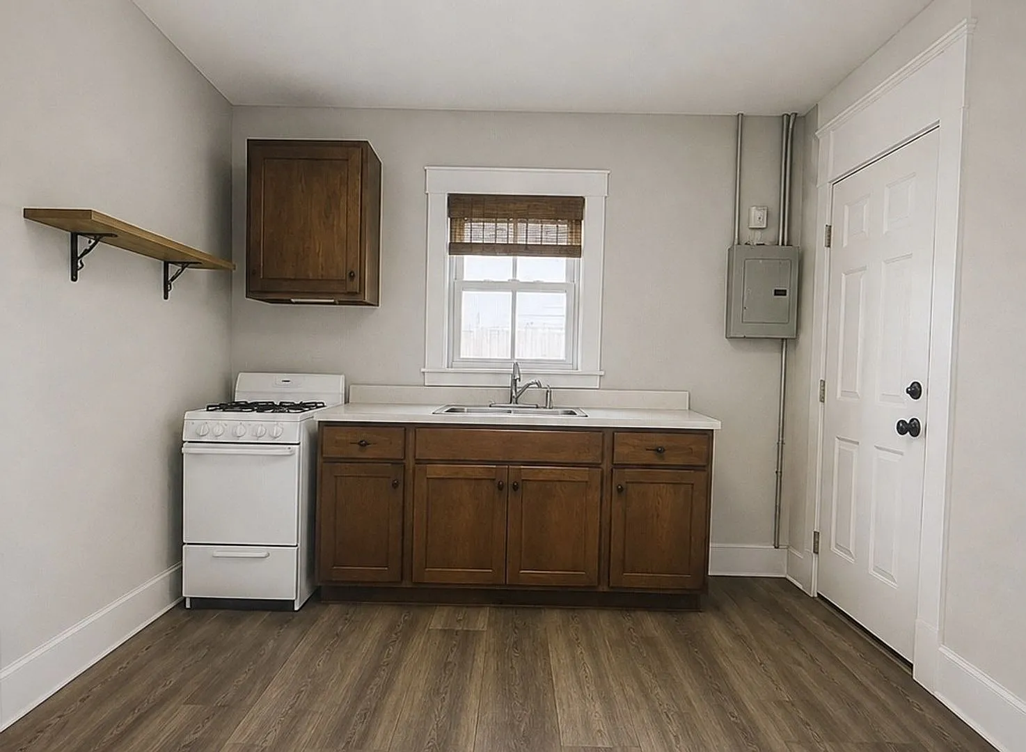 309 S McKinley Ave - Available Now! - Spacious 2br Near Ball State & The Village — Photo 2