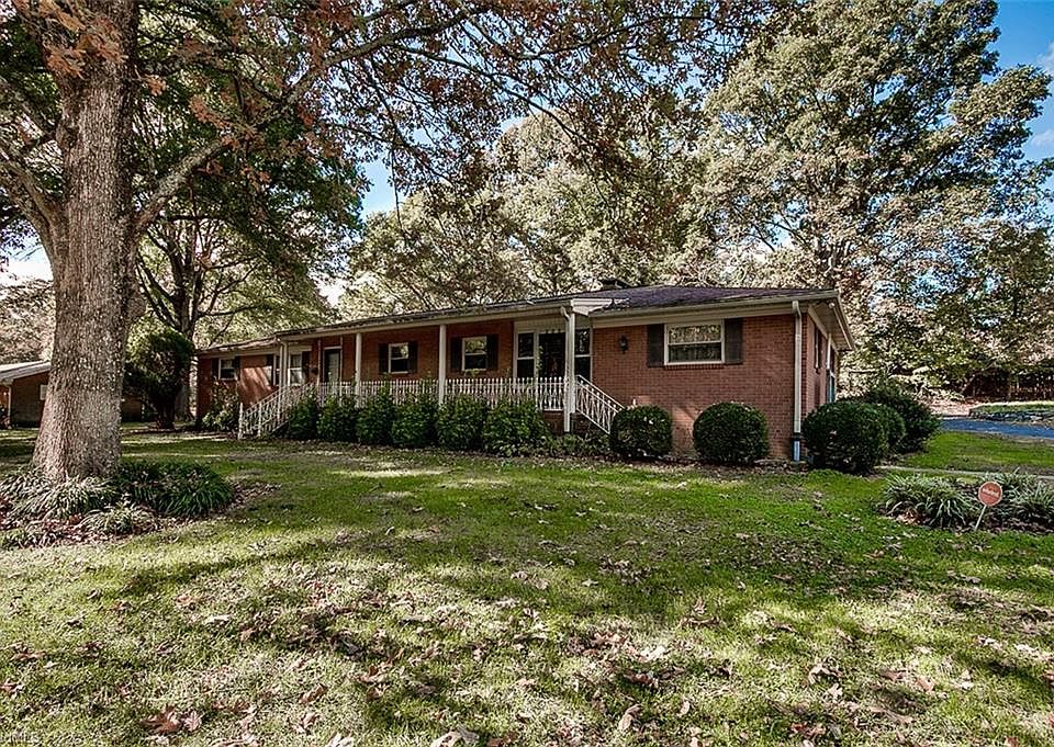 1st image of 202 Westwood Dr