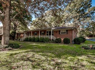 202 Westwood Dr, Kernersville, NC 27284