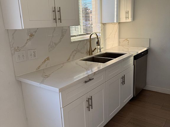 5th image of 14141 Erwin St #6