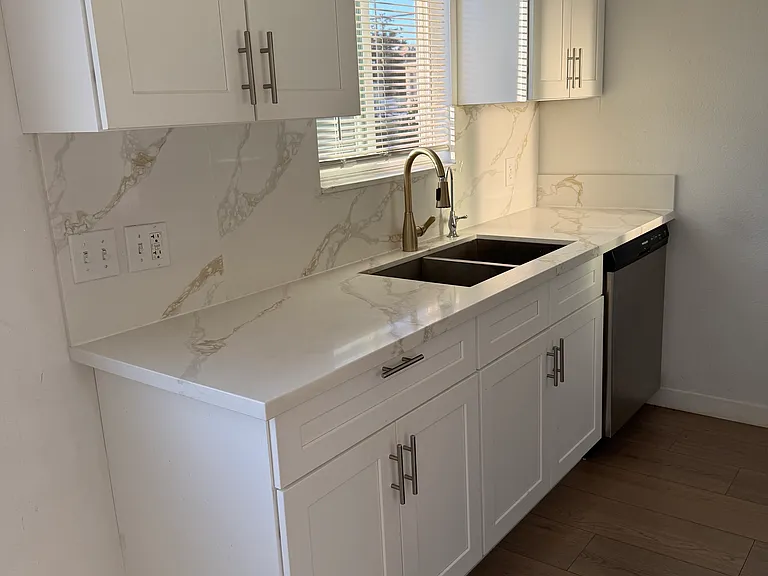 14141 Erwin St #6 — Photo 5