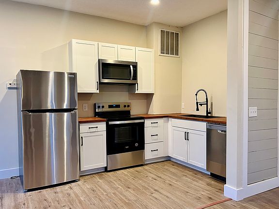 5th image of 414 3rd Ave NW #2