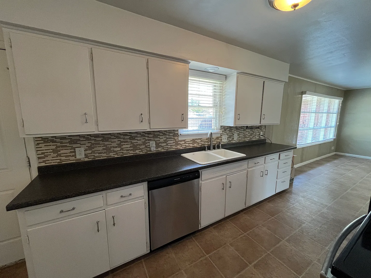 3 bed, 1661 sqft, $1,800 — Photo 1