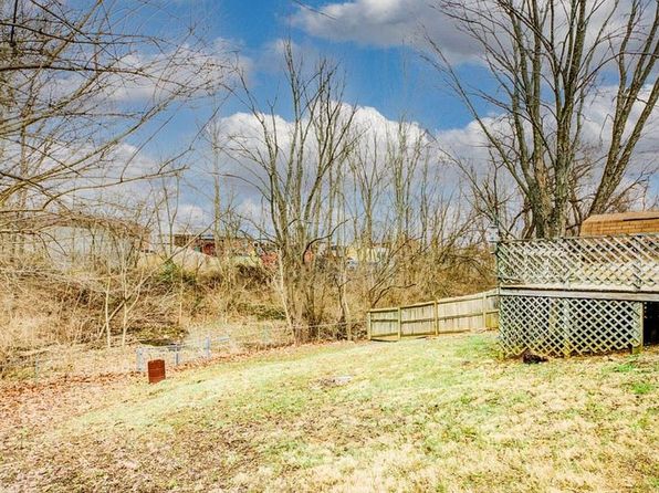 12506 Somerset Dr, Louisville, KY 40229