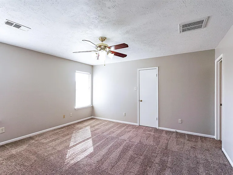 2103 Charlton House Ln — Photo 13