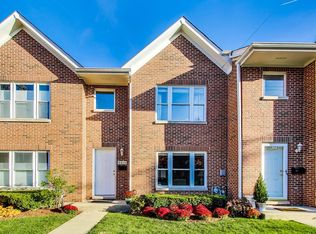 9211 E Prairie Rd, Evanston, IL 60203