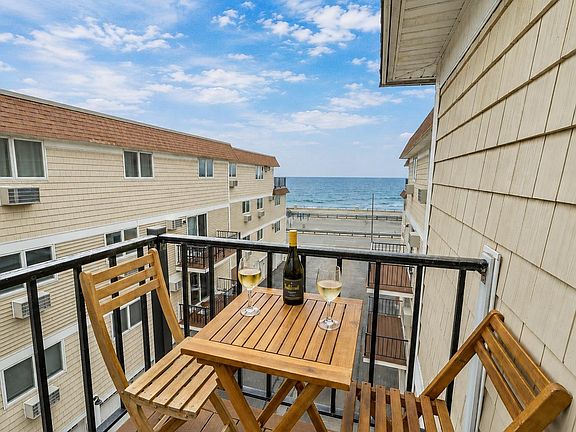 3rd image of 407 Ocean Boulevard #B10