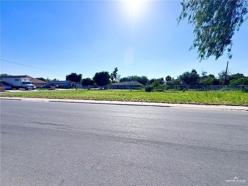 2nd image of 2204 Fir Ave