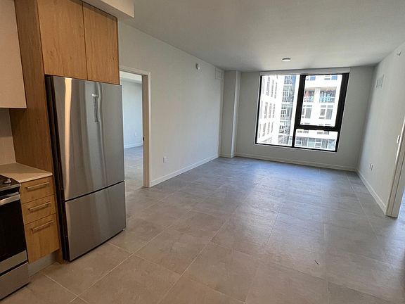 2nd image of 190 NE 26th St #B3