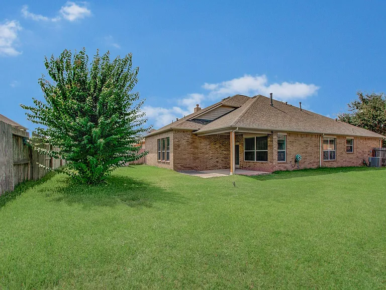 7142 Breton Bay Pass — Photo 47
