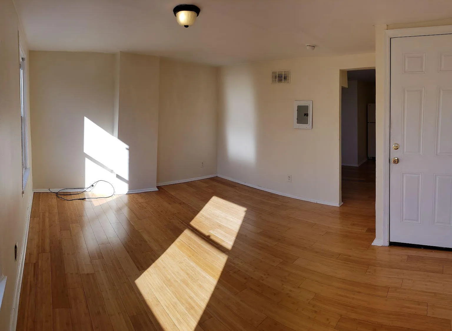Studio, $1,250 — Photo 3