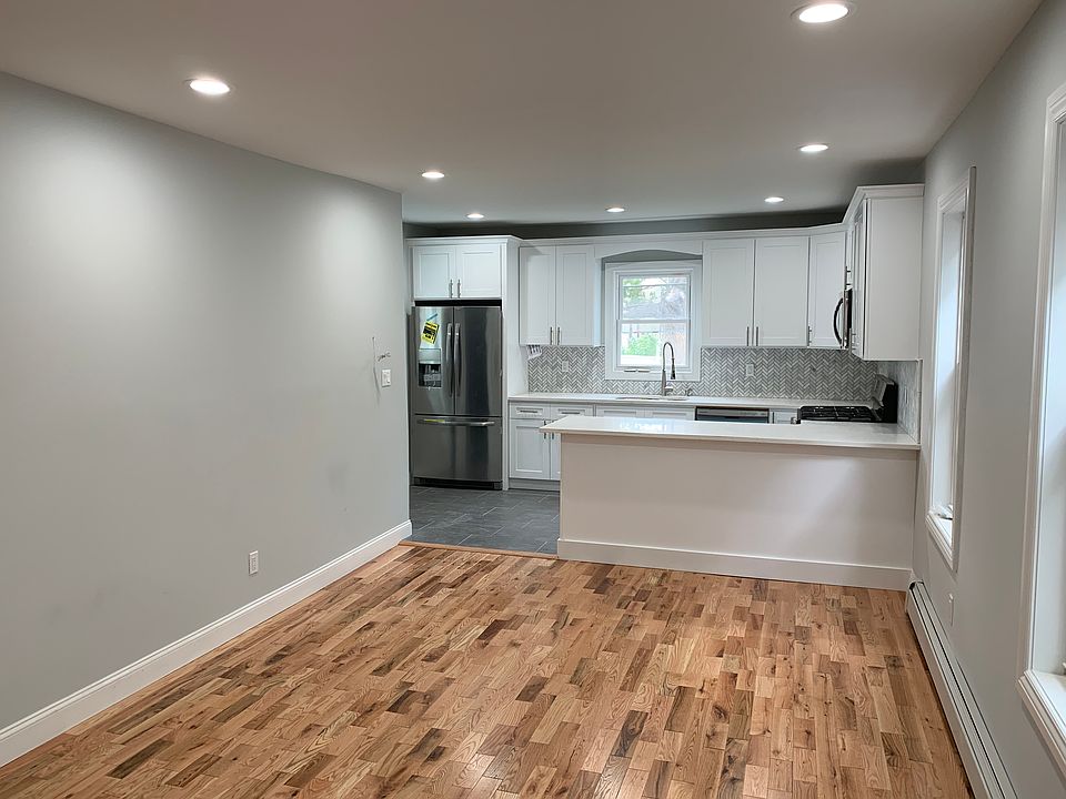1st image of 10922 157th St
