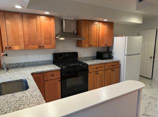 7142 Oakland St, Philadelphia, PA 19149