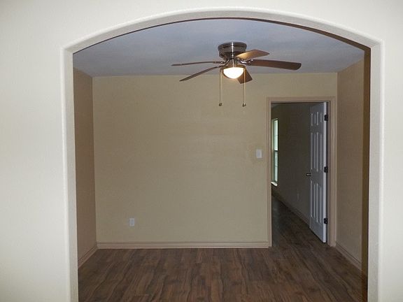 4th image of 2490 N Lynwood Dr