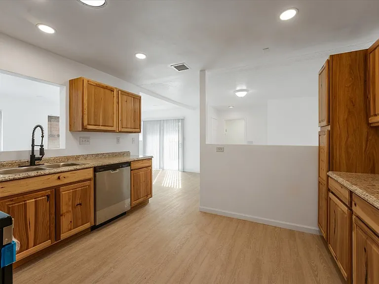 11629 Madison St — Photo 9