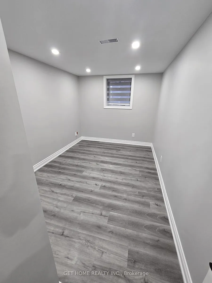 Building Photo - 99 Maskell Cres #BASEMENT