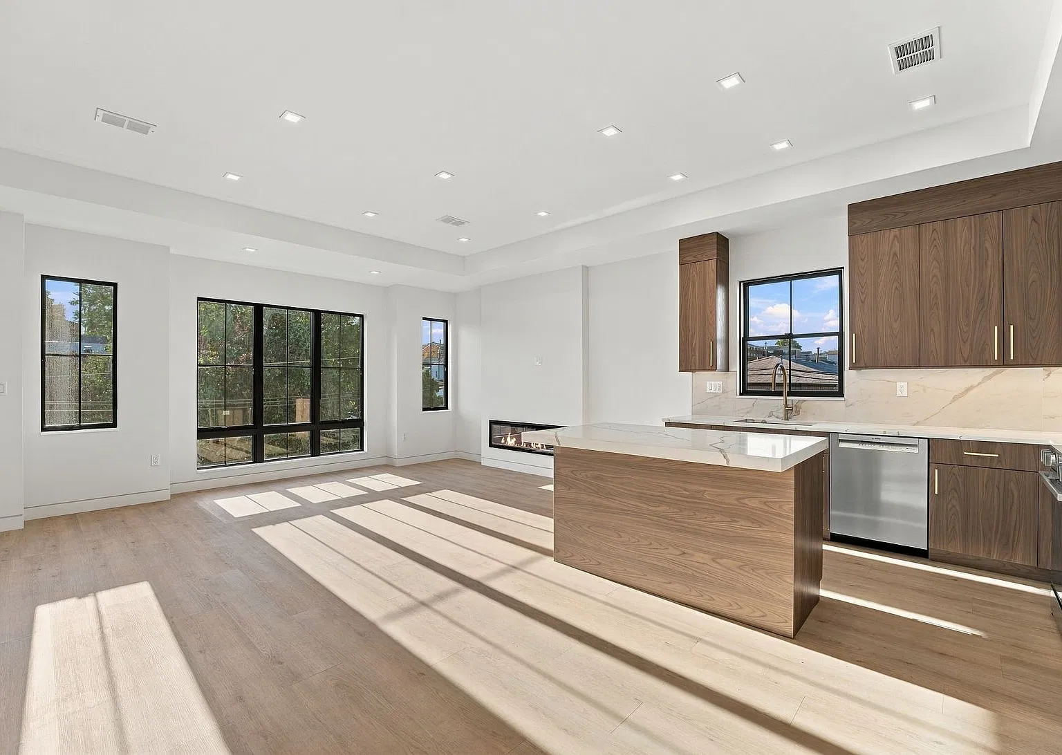 7201 Cottage Ave — Photo 4