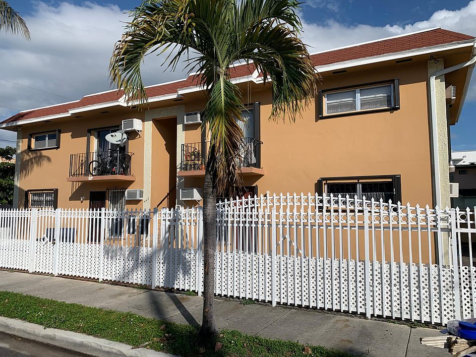 1st image of 443 NW 13th Ave APT 2