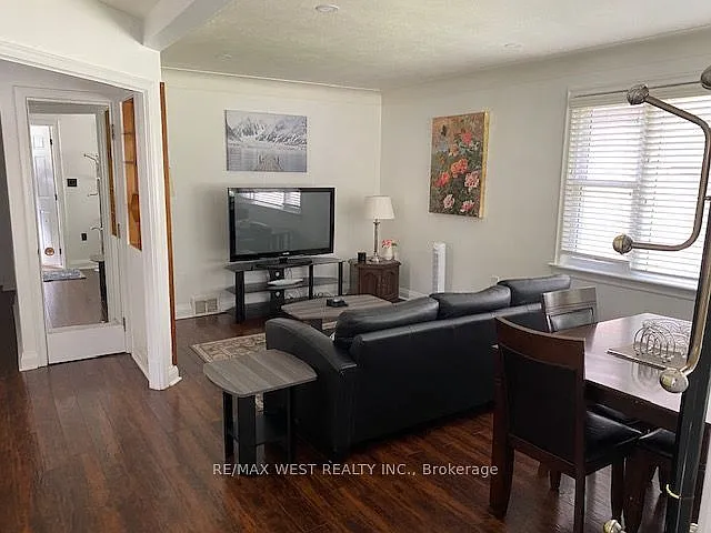3 bed, $2,300 — Photo 3