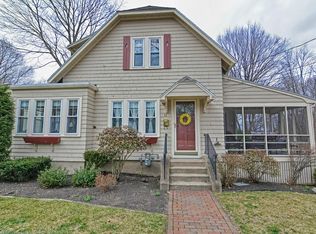 12 Charles St, Walpole, MA 02081