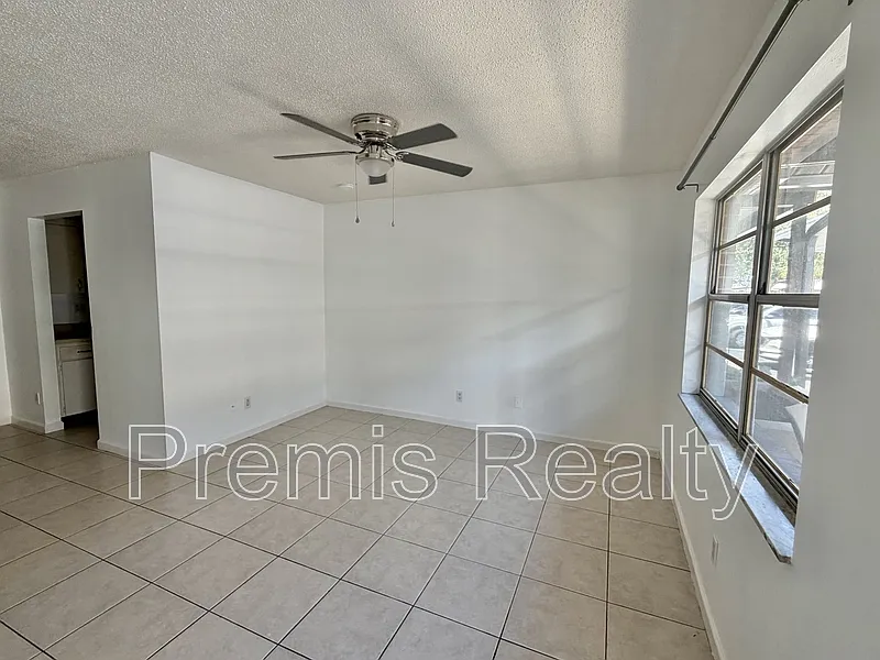 1 bed, 1.0 bath, 593 sqft, $1,395 — Photo 2