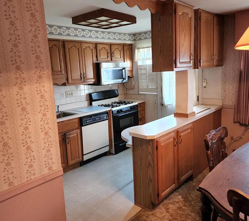 2nd image of 4112 Townsend Ave