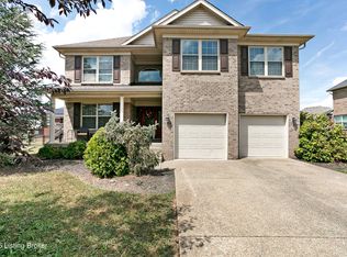 371 Persimmon Dr, Mount Washington, KY 40047