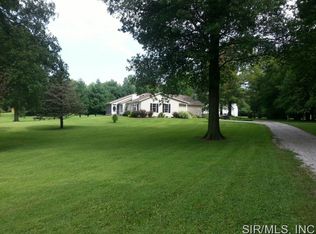 8567 E Kirsch Rd, Troy, IL 62294