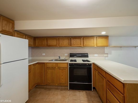 5th image of 4009 N Greenview Ave #Gdn