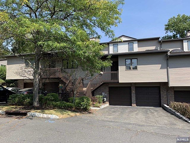 1st image of 19 N Peach Hill Ct #19