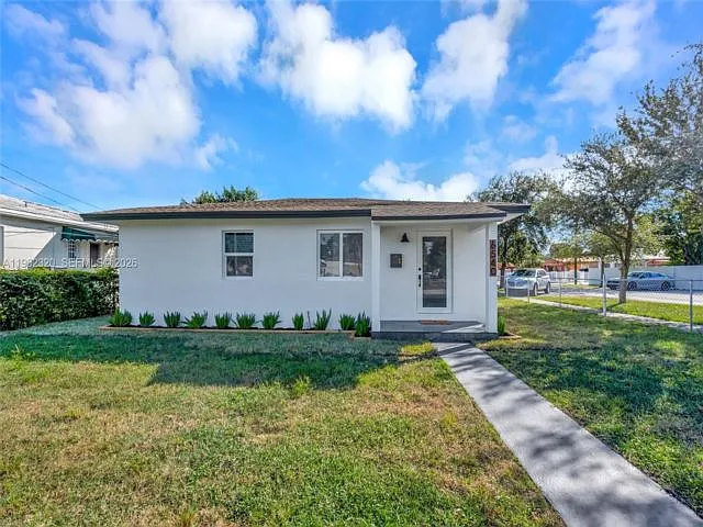 6540 SW 4th St — Photo 15