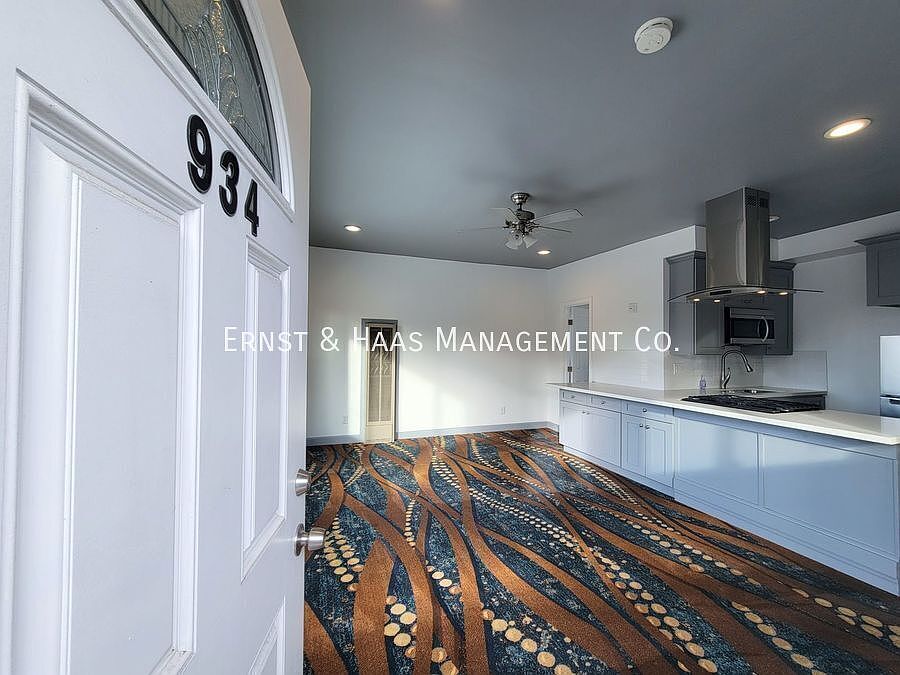 1st image of 934 E Broadway