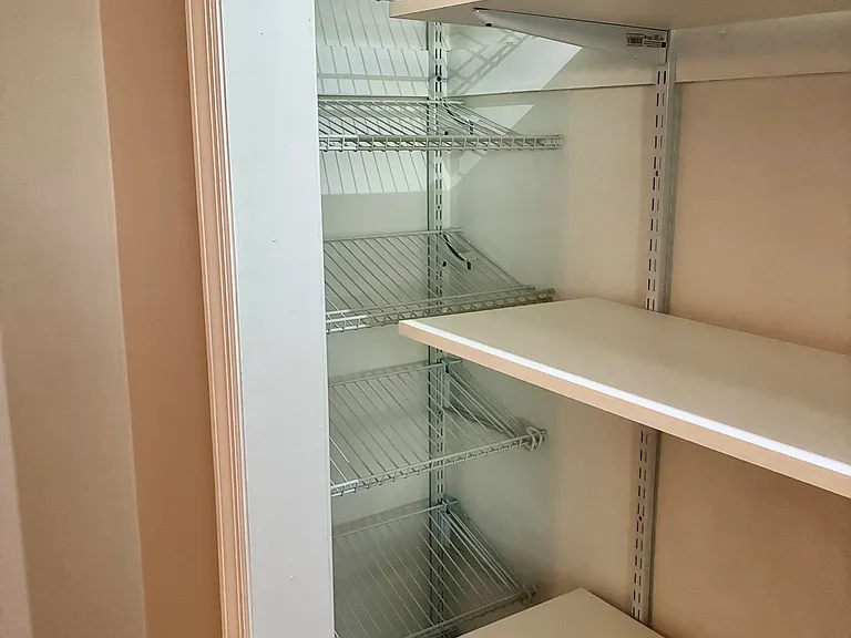3451 Ainslie St — Photo 24