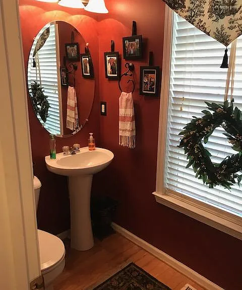 1532 Primrose Ln — Photo 2
