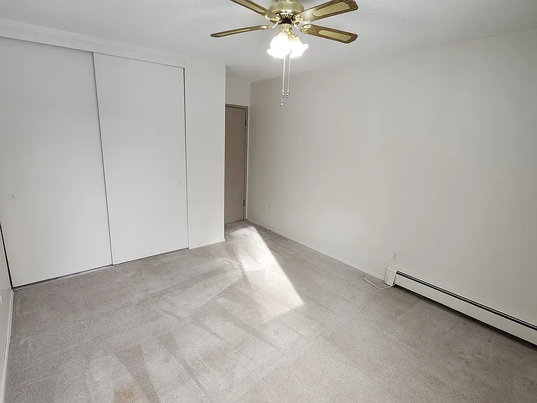 7627 4a St SW — Photo 11