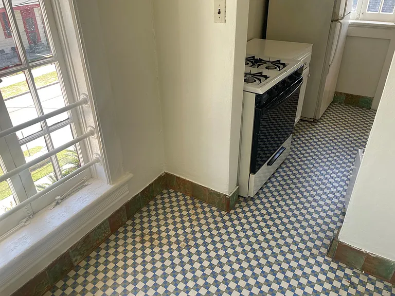 319 S Lopez St #E — Photo 17