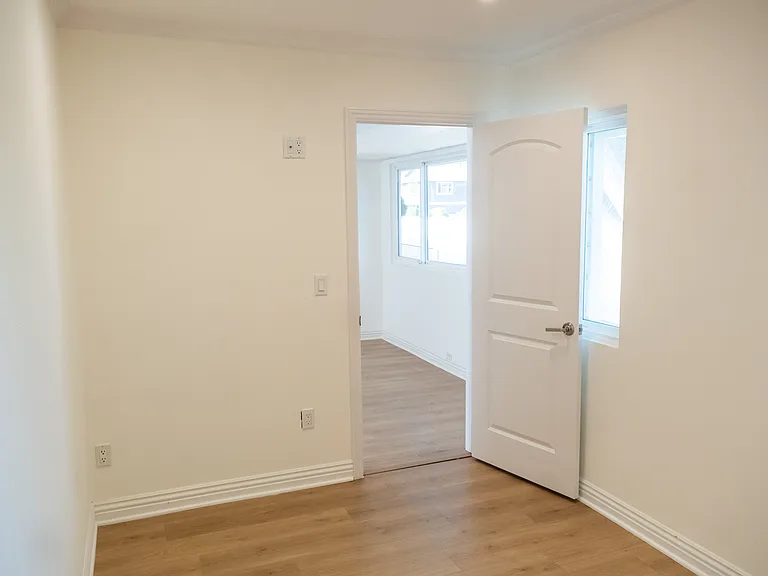 10706 Langmuir Ave — Photo 14