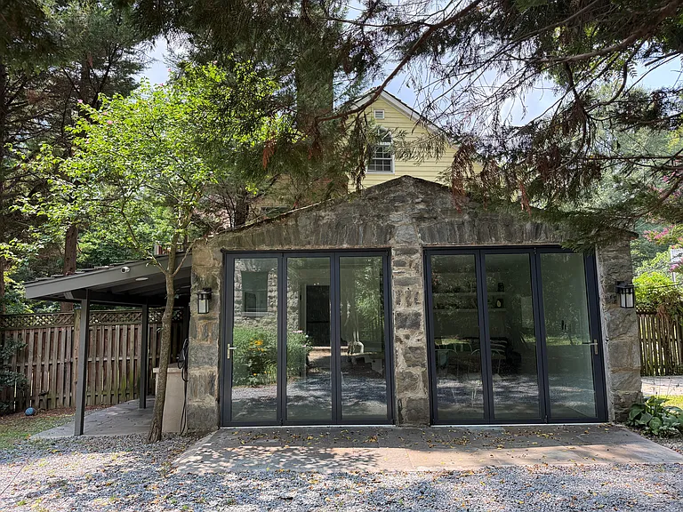 2329 Porter St NW — Photo 49