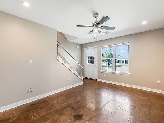 4th image of 318 Titan Dr APT 3