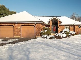 66 Falls Rd, Bethany, CT 06524