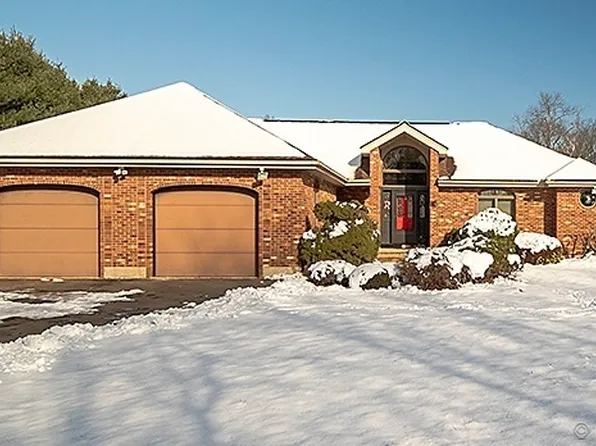 66 Falls Road, Bethany, CT 06524