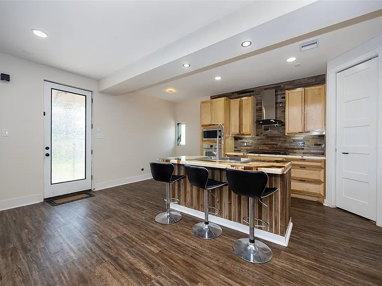10930 Exeter St #A — Photo 4