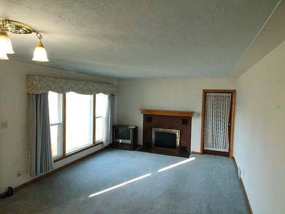 2nd image of 1000 S Washburn Ave