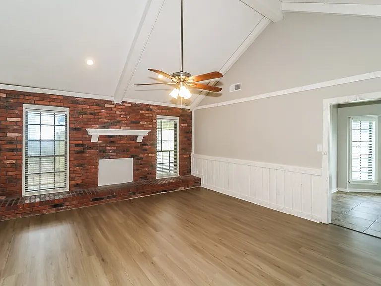 6708 Henredon Dr — Photo 4