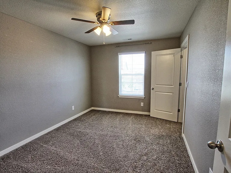 2248 Rosette Ln — Photo 18
