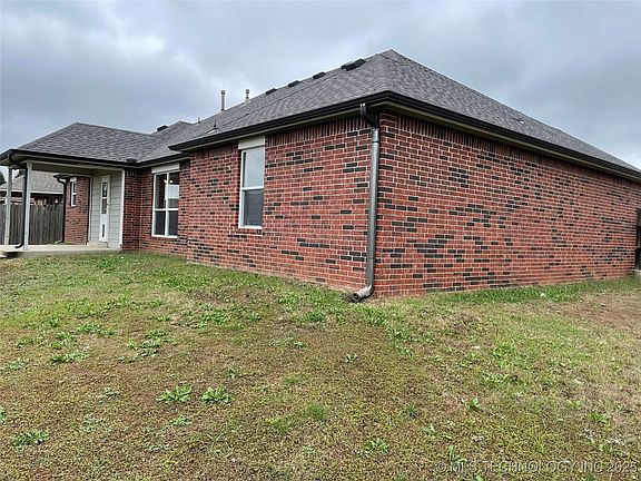3rd image of 2100 S Haynie Ct