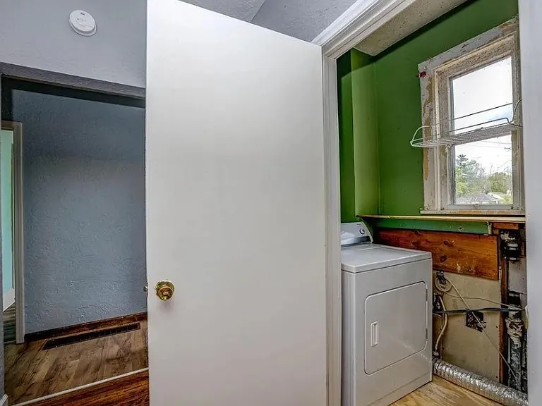 330 W Withrow St — Photo 18