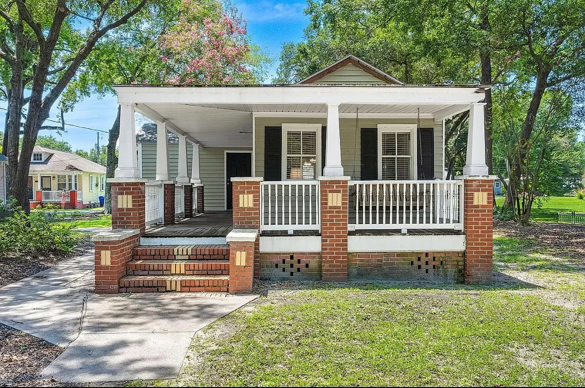 2 bed, 856 sqft, $2,500 — Photo 1