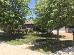 2729 Willow Ranch Ct, Saint Louis, MO 63129