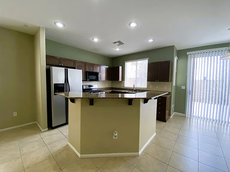 172 Flying Hills Ave — Photo 10